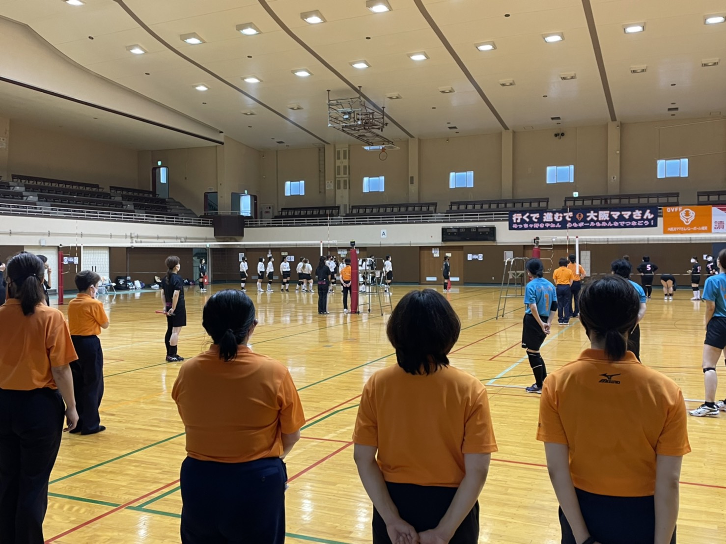 横断幕お披露目中